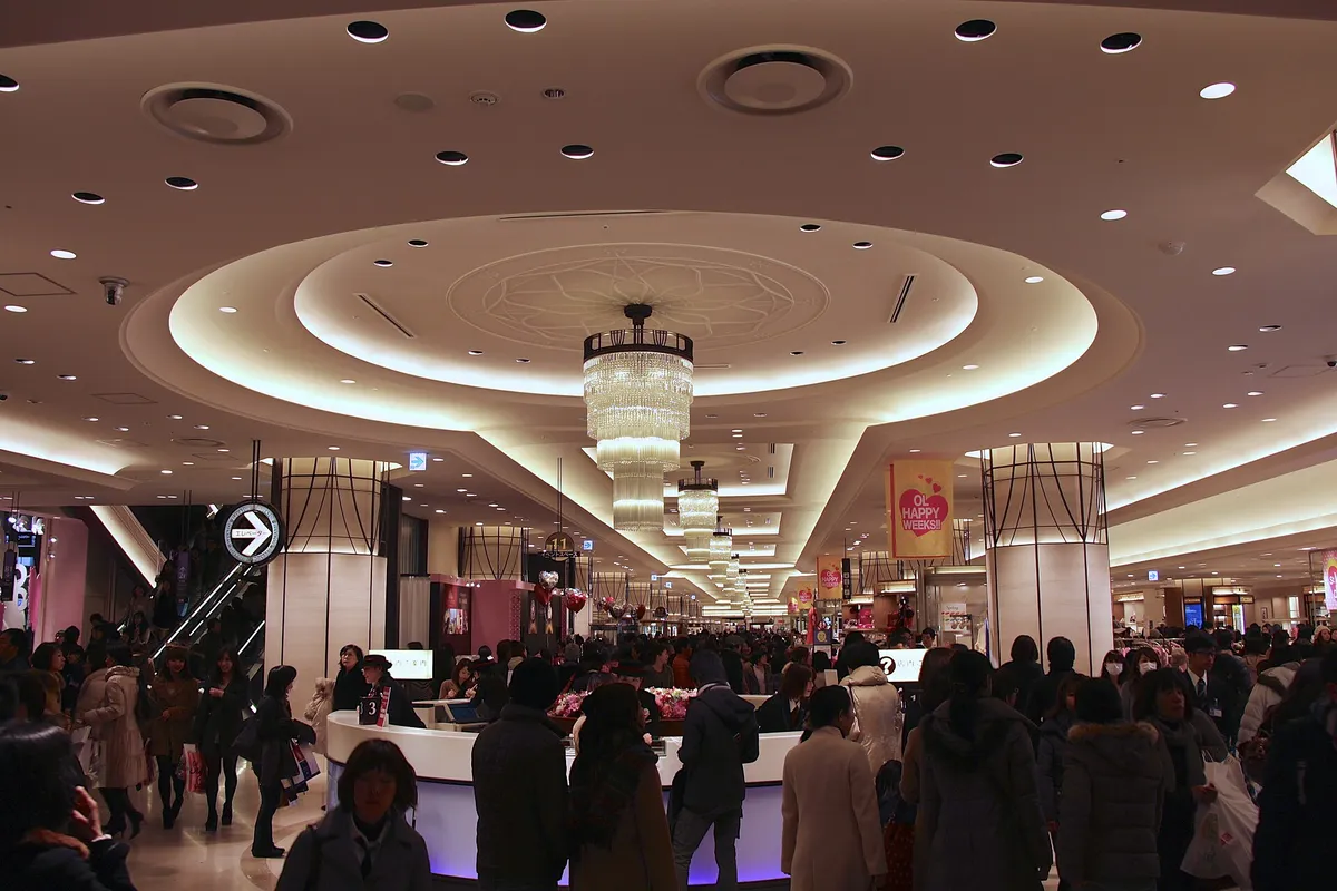 阪急百货梅田本店室内空间